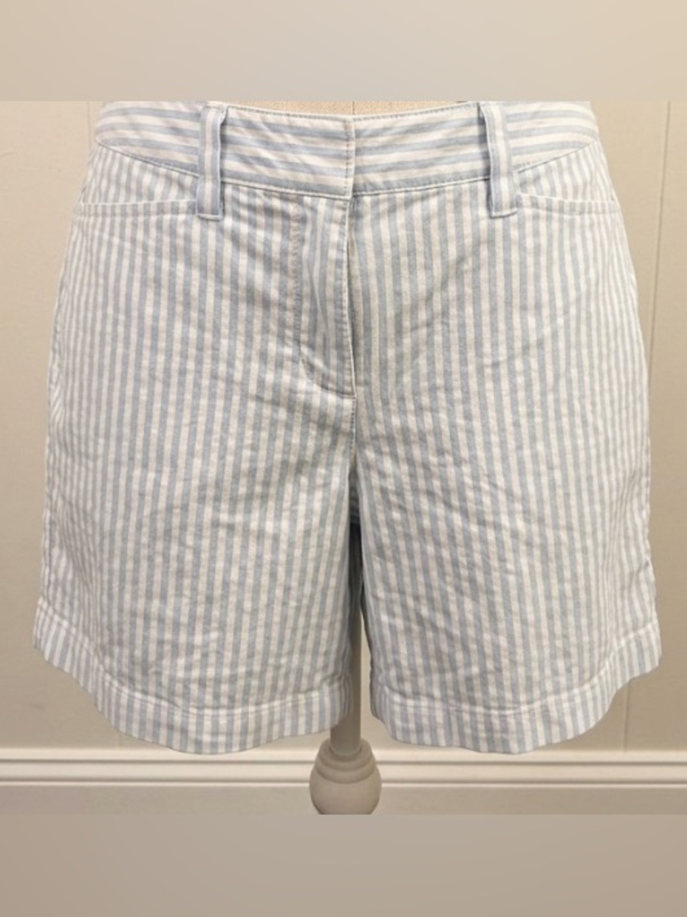 Vintage Lands' End pale blue and white Striped Shorts -Women's Size 6P (Petite)